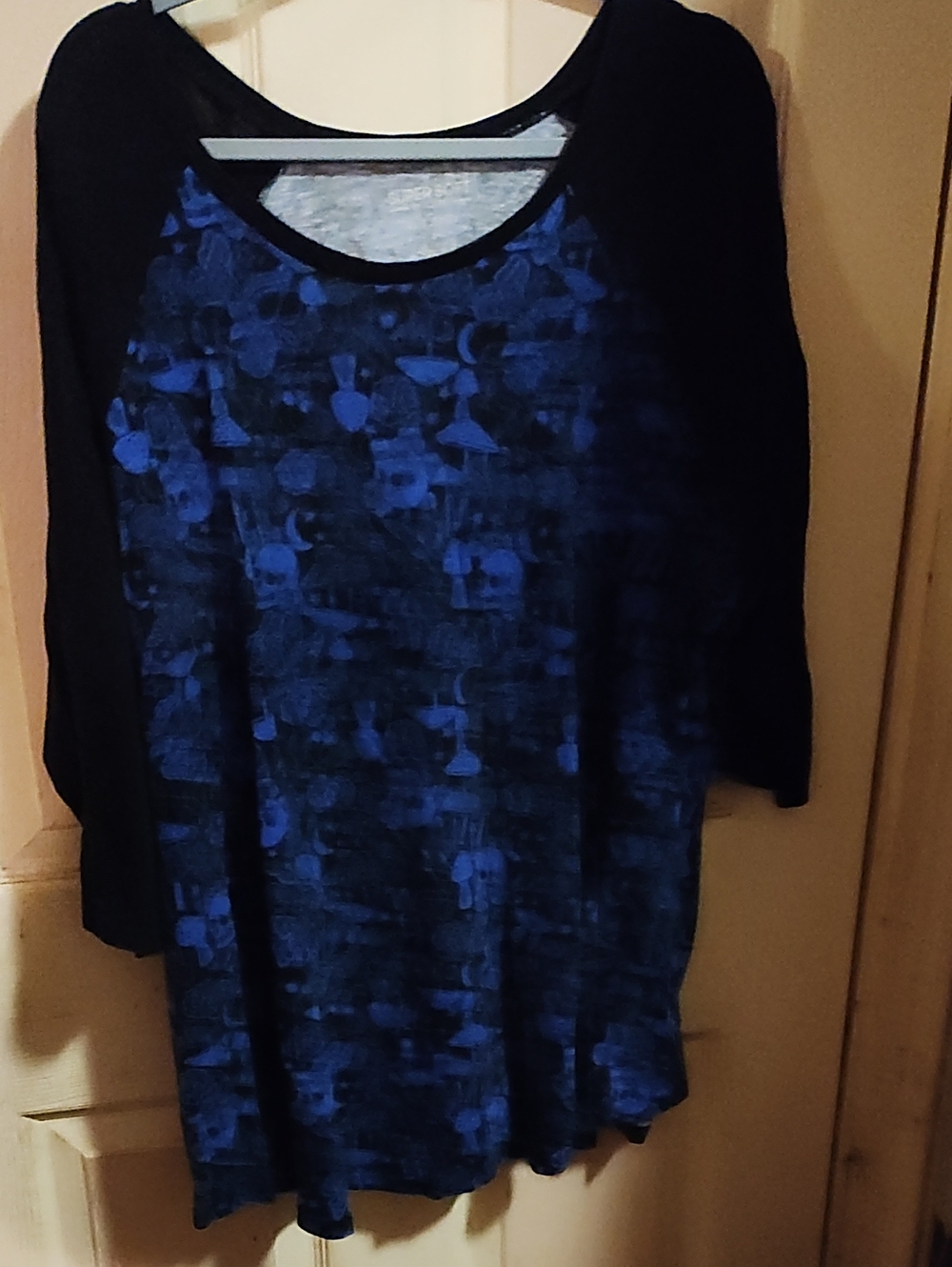 Torrid Graphic Long Sleeve Tops Size 4. set of 4. SEE DESCRIPTION - Picture 10 of 14